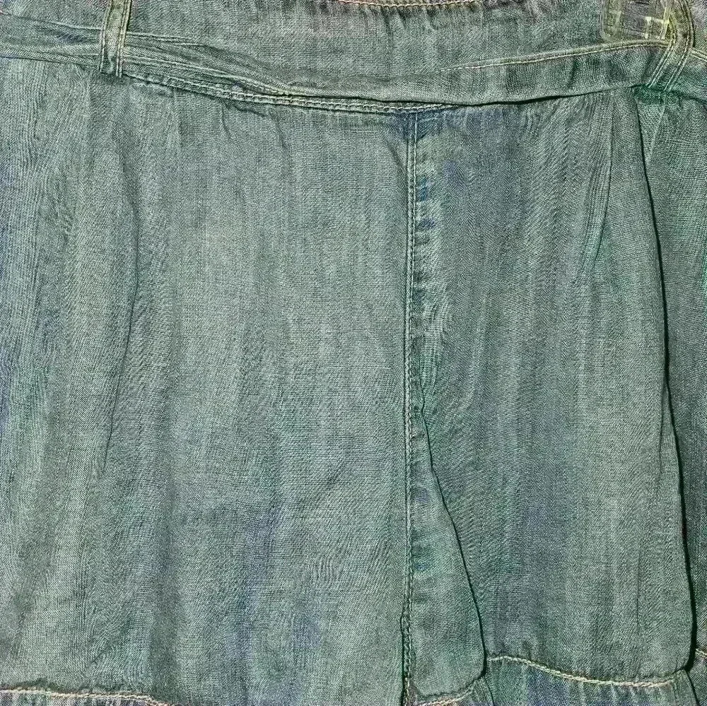 Womans White Trim Jean Shorts Size L, - Picture 7 of 9